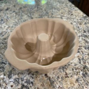 Pampered chef fluted pan #1440